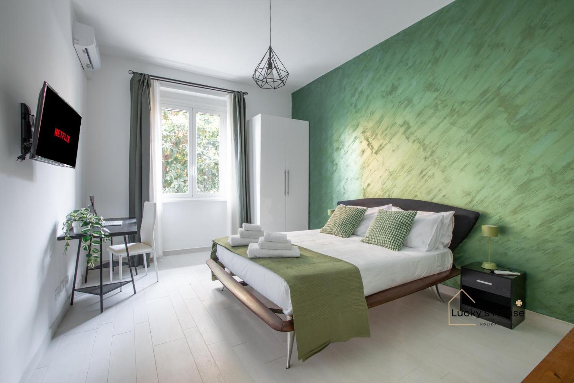 Lucky's House - 400mt To Metro A, 3 Bedrooms, 6-8 Pax, A-c, * Roma