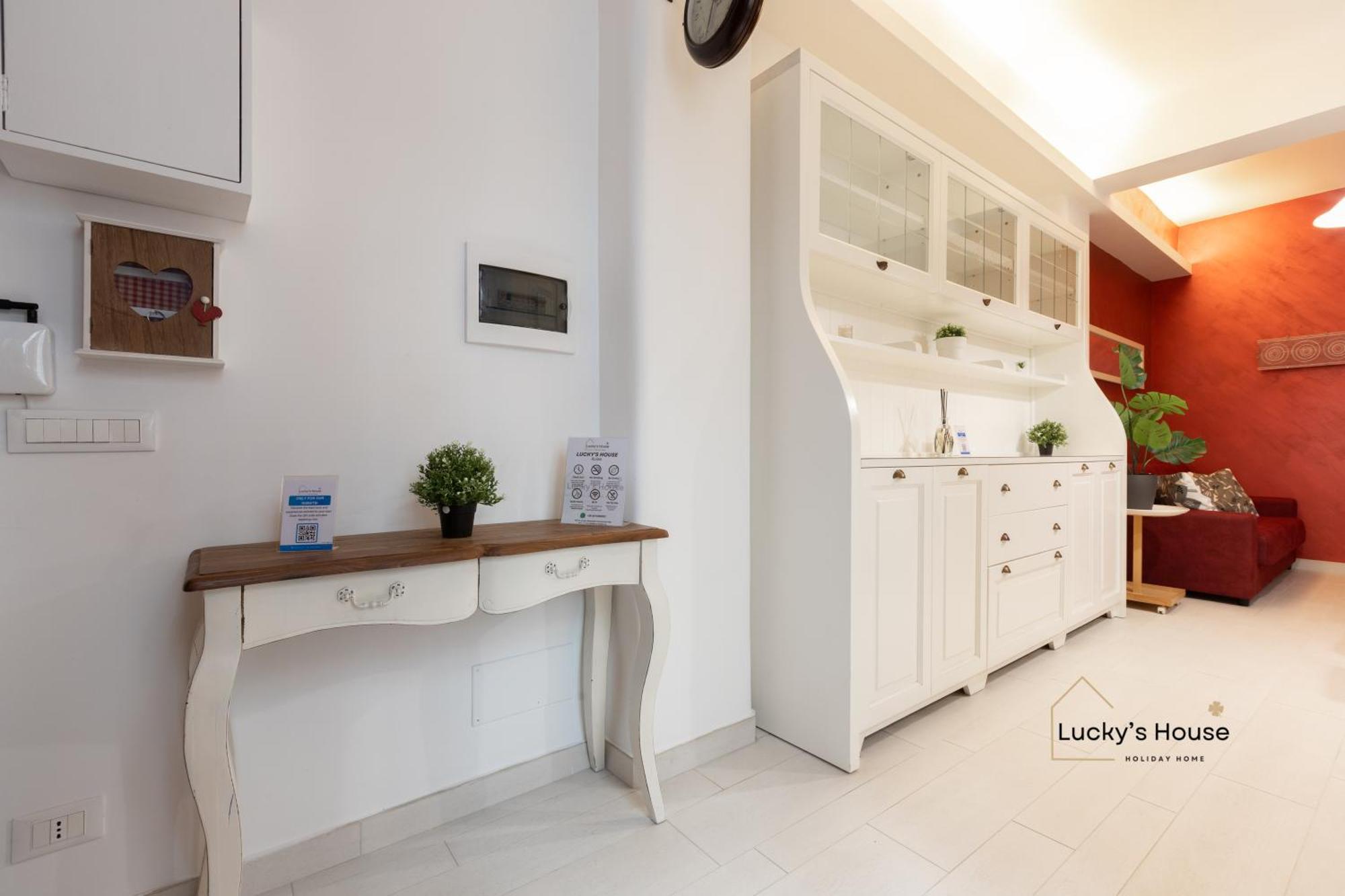 Lucky's House - 400mt To Metro A, 3 Bedrooms, 6-8 Pax, A-c, Appartamento Roma