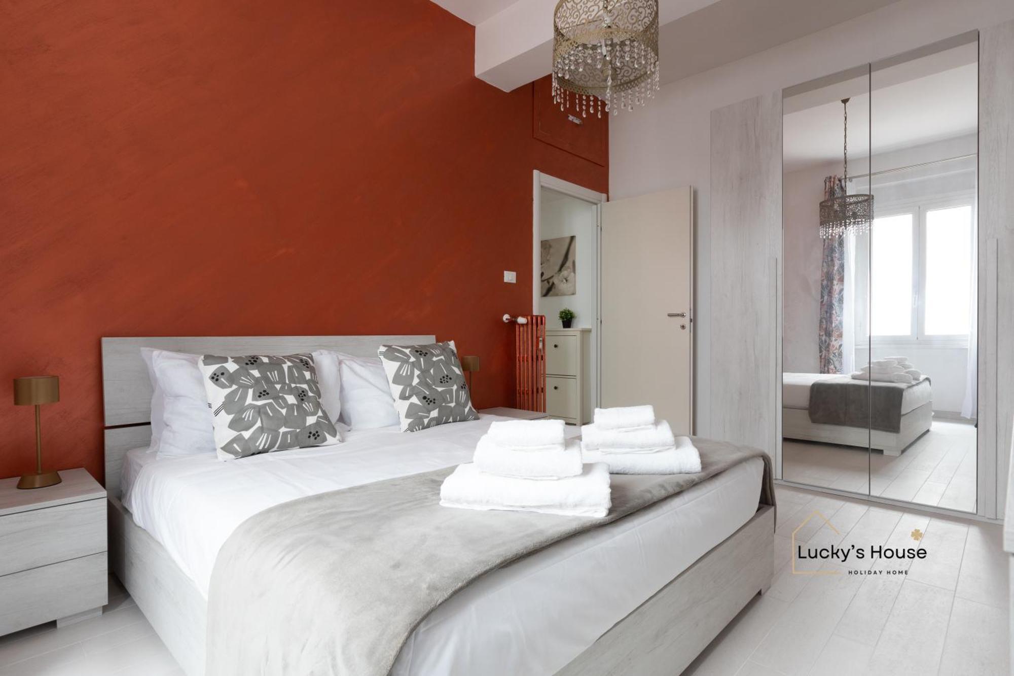 Lucky's House - 400mt To Metro A, 3 Bedrooms, 6-8 Pax, A-c, Appartamento