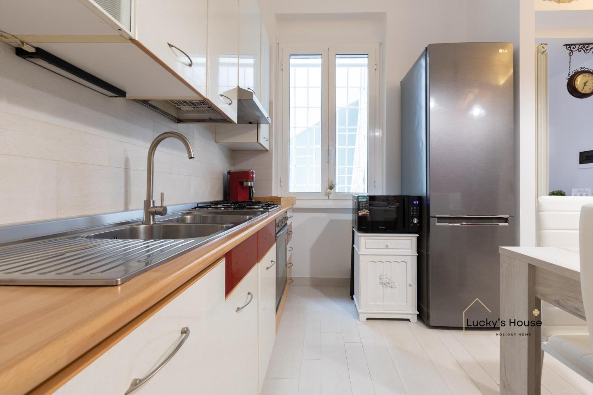 Appartamento Lucky's House - 400mt To Metro A, 3 Bedrooms, 6-8 Pax, A-c, Roma