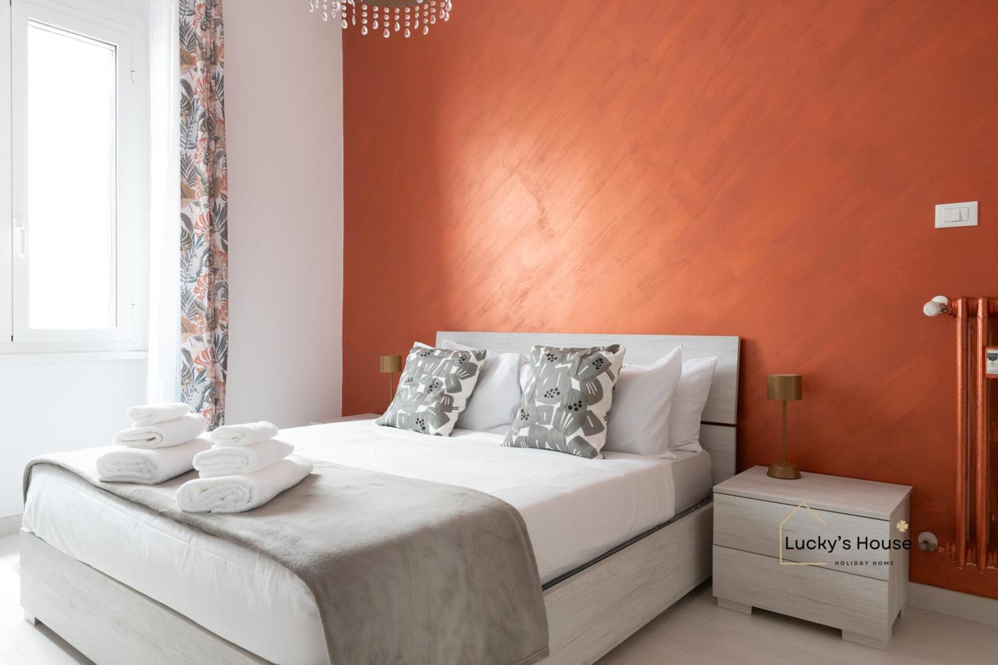 Lucky's House - 400mt To Metro A, 3 Bedrooms, 6-8 Pax, A-c, Roma