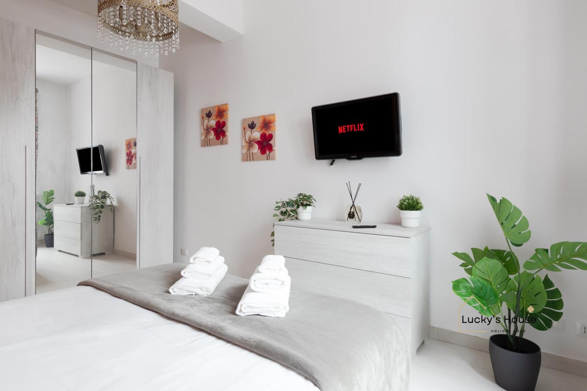 Lucky's House - 400mt To Metro A, 3 Bedrooms, 6-8 Pax, A-c, Rome
